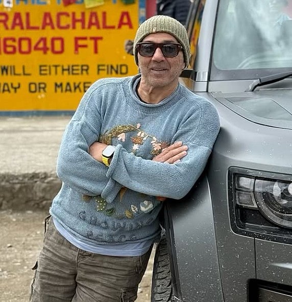 सिनेजीवन: रोहित शेट्टी फायरिंग से बॉलीवुड में खौफ और '2026 पर होगा सनी देओल का राज'