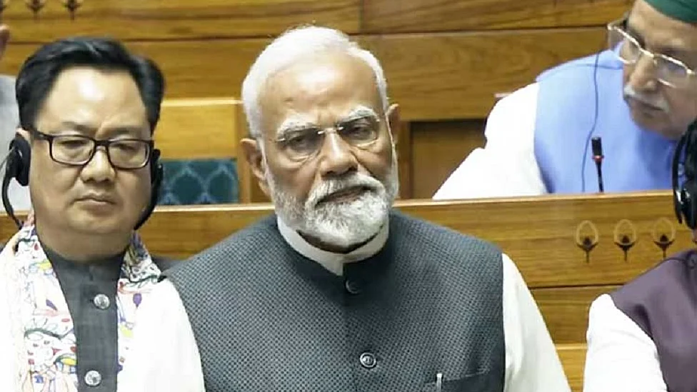 फिर फंस गया बेचारा गरीब का बेटा, कहीं झोला उठाकर निकलना न पड़ जाए!