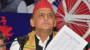 अखिलेश ने SIR प्रक्रिया में बड़े पैमाने पर दुरुपयोग का लगाया आरोप, 'उन चुनिंदा बूथों को निशाना बना रही हैं...'