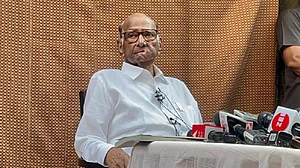 महाराष्ट्र के दिग्गज नेता शरद पवार की तबीयत बिगड़ी, पुणे के अस्पताल में कराया गया भर्ती