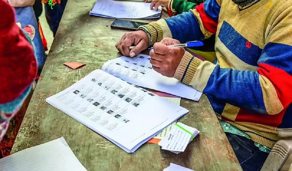 असम में अंतिम मतदाता सूची जारी, मसौदा सूची में शामिल 2.43 लाख से अधिक नाम हटाए गए
