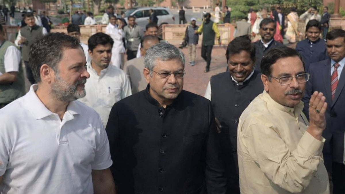 वीडियो: जैसे ही राहुल ने कहा- साथ में बात करते हैं, मीडिया से बात अधूरी छोड़ भाग खड़े हुए केंद्रीय मंत्री