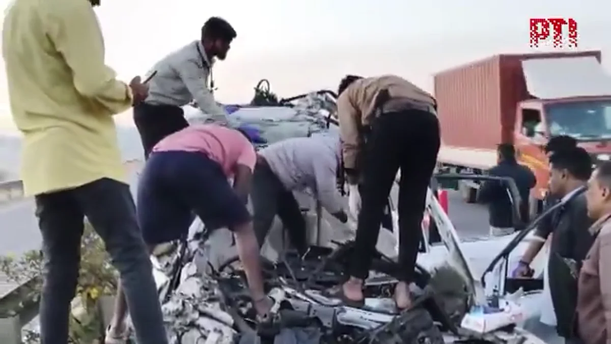 बेंगलुरु में बड़ा सड़क हादसा