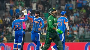 T20 World Cup 2026: भारतीय 'धुरंधरों' के आगे पाकिस्तान की टीम नतमस्तक, 61 रनों से रौंदा