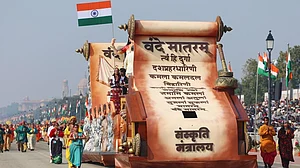 इस साल के गणतंत्र दिवस परेड में केंद्रीय संस्कृति मंत्रालय की झांकी वंदे मातरम् पर ही आधारित थी