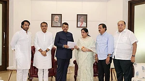 अजित पवार की मौत की हो सीबीआई जांच, पत्नी सुनेत्रा ने देवेंद्र फडणवीस से मिलकर उठाई मांग