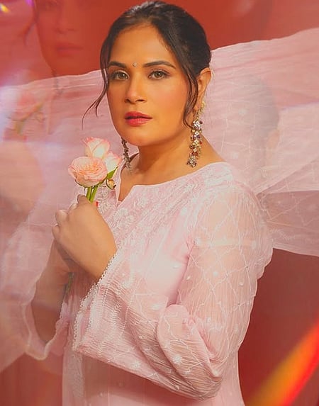 सिनेजीवन: 'धुरंधर 2' शूटिंग में नियम तोड़ने पर बीएमसी सख्त और ऋचा चड्ढा ने बयां किया करियर का शुरुआती अनुभव