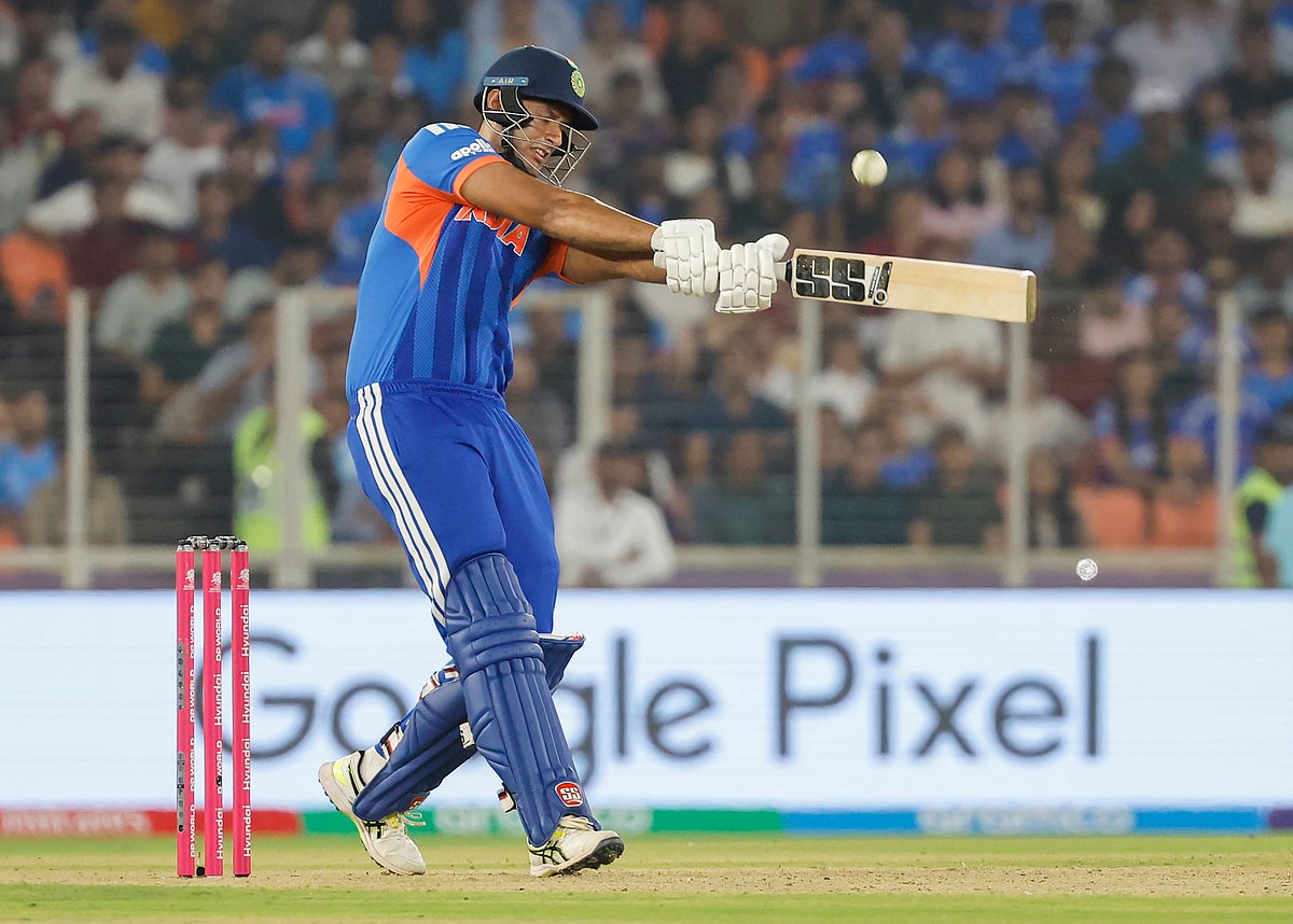 बड़ी खबर LIVE: टी20 वर्ल्ड कप में दुबे और चक्रवर्ती ने भारत को नीदरलैंड पर 17 रन की जीत दिलाई