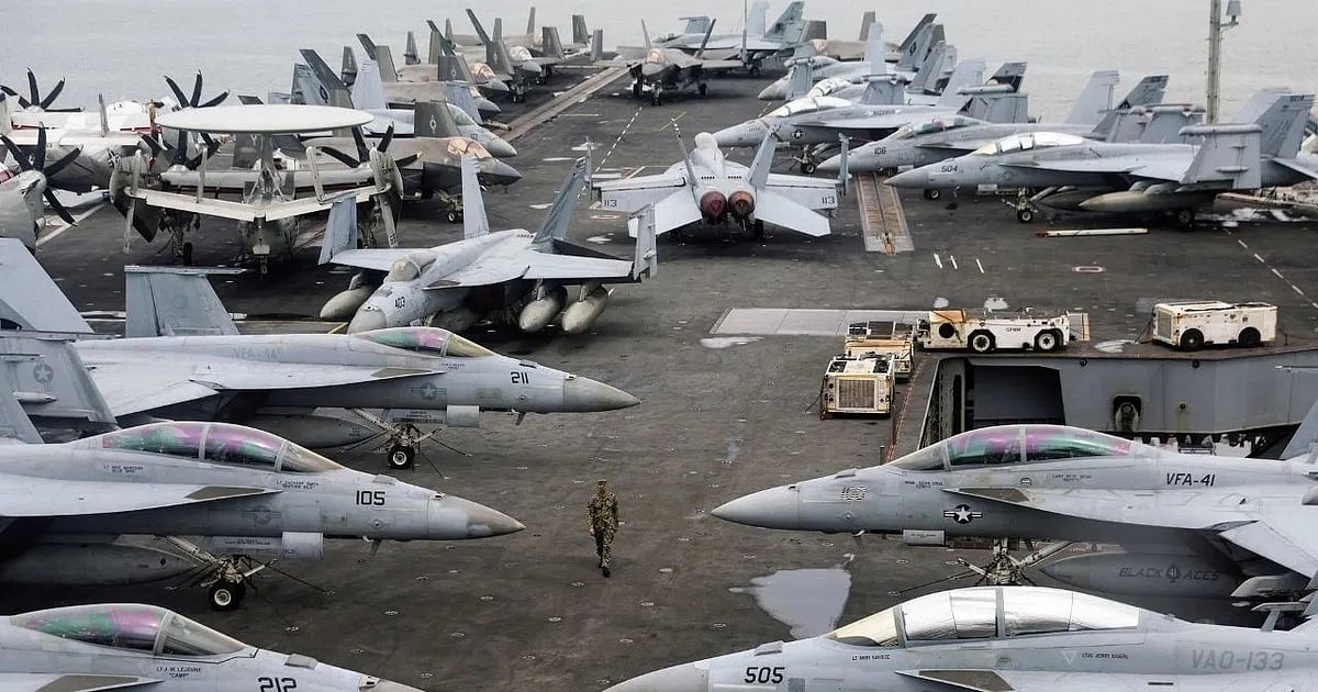 बड़ी खबर LIVE: ईरान से बातचीत के बीच US ने मिडिल ईस्ट में बढ़ाई सैन्य मौजूदगी, तैनात किए 50 से ज़्यादा फाइटर जेट