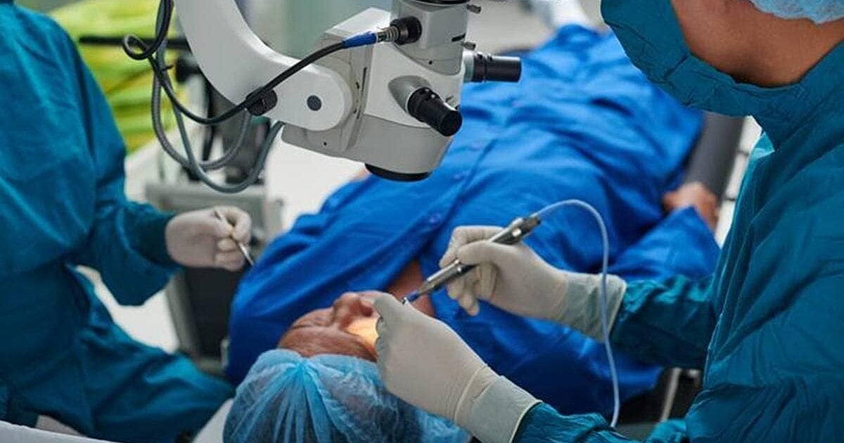 यूपी के गोरखपुर में मोतियाबिंद के ऑपरेशन के बाद 9 मरीजों की आंखें निकालनी पड़ीं, 9 लोगों की रौशनी चली गई