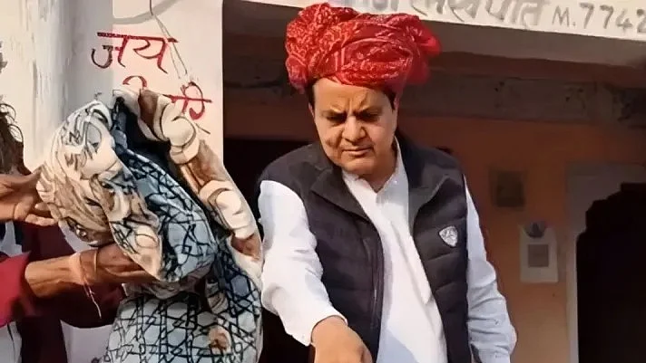 राजस्थान में मुस्लिम महिलाओं से कंबल वापस लेने पर गरमाई सियासत