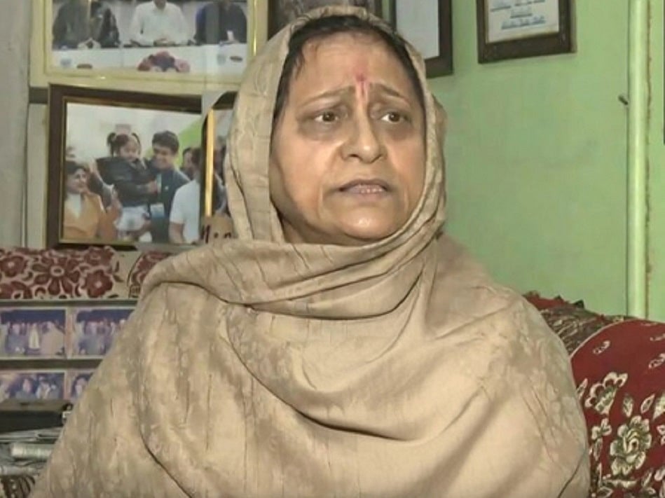 युवा कांग्रेस अध्यक्ष की मां ने प्रदर्शन को बताया लोकतांत्रिक अधिकार, बोलीं- देश तो गलगोटिया के कारण शर्मसार हुआ