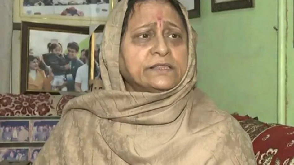 युवा कांग्रेस अध्यक्ष की मां ने प्रदर्शन को बताया लोकतांत्रिक अधिकार, बोलीं- देश तो गलगोटिया के कारण शर्मसार हुआ