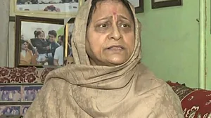 युवा कांग्रेस अध्यक्ष की मां ने प्रदर्शन को बताया लोकतांत्रिक अधिकार, बोलीं- देश तो गलगोटिया के कारण शर्मसार हुआ