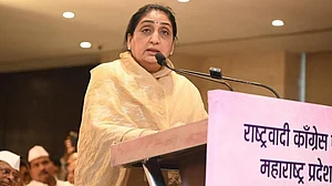 सुनेत्रा पवार NCP की अध्यक्ष चुनी गईं, बेटे पार्थ को भेजा जाएगा राज्यसभा