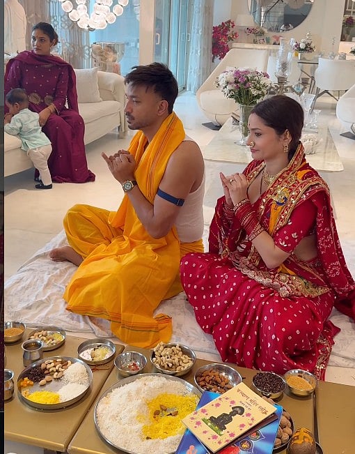 सिनेजीवन: जावेद अख्तर को भा गई तापसी पन्नू की 'अस्सी' और पैक-अप के बाद सबसे पहले यह काम करते हैं करण