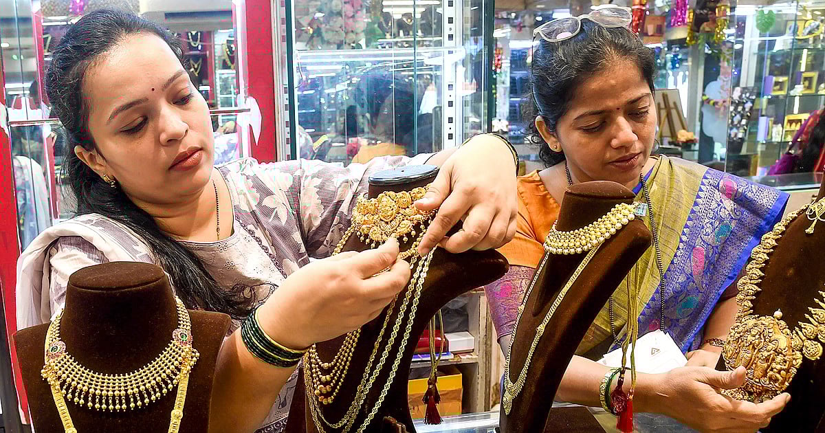 Gold-Silver Price Today: लगातार चौथे दिन सस्ता हुआ सोना, चांदी भी फिसली, जानिए आज का ताजा भाव