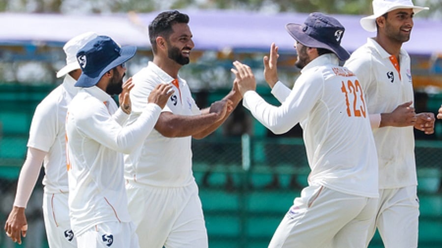 रणजी ट्रॉफी: जम्मू-कश्मीर ने रचा इतिहास, 8 बार की विजेता कर्नाटक को हराकर पहली बार जीता खिताब