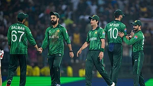 पाक क्रिकेट बोर्ड ने पाकिस्तानी टीम पर लगाया 50 लाख का जुर्माना, वर्ल्ड कप में खराब प्रदर्शन की मिली सजा