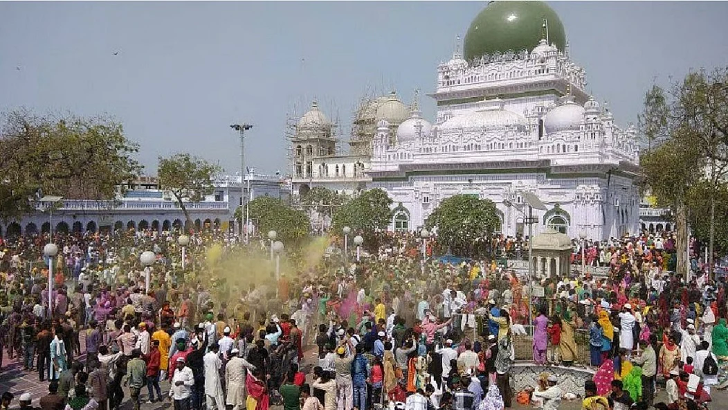 फागुन में रमजान... रमजान में फागुन!