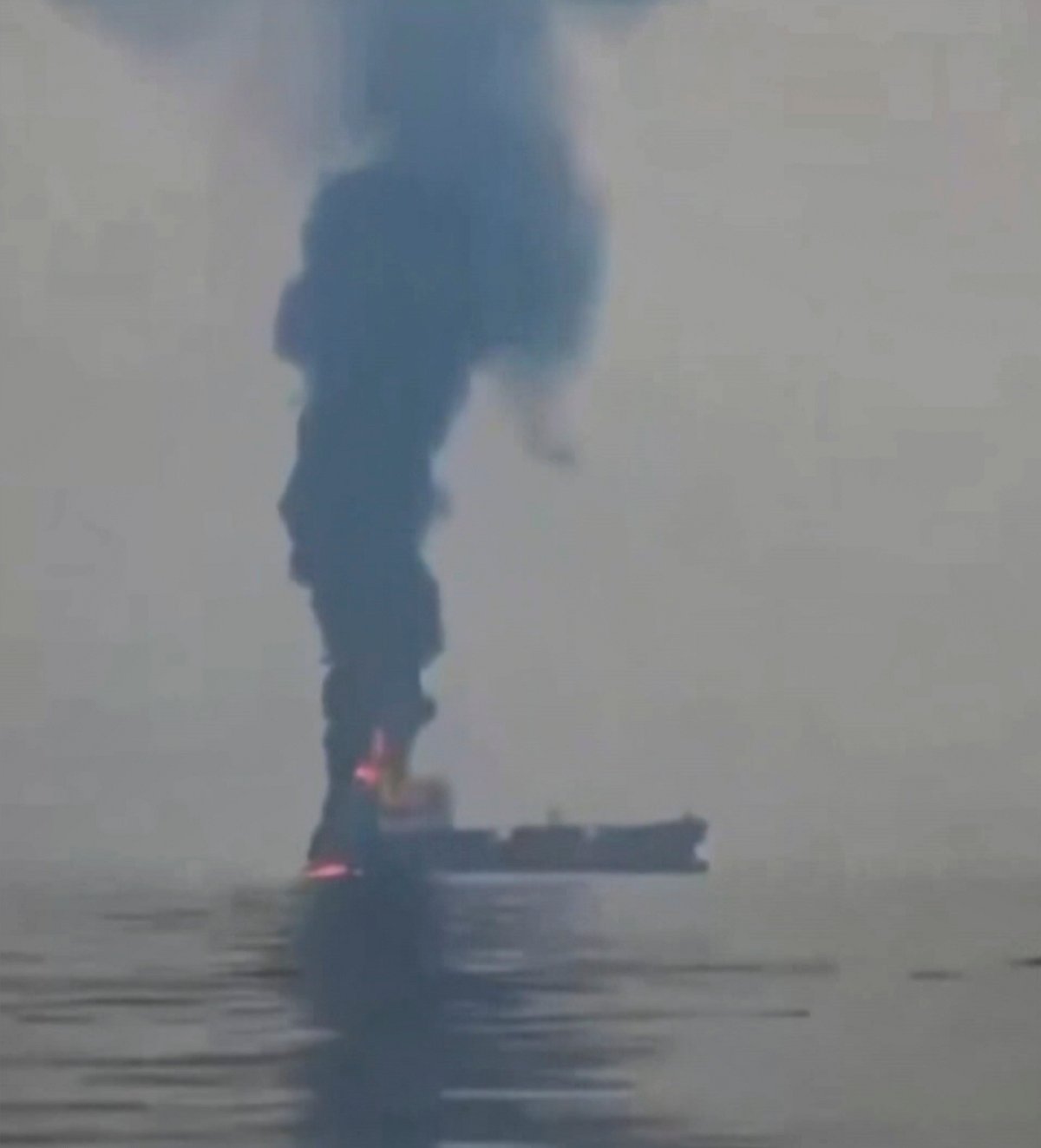 बड़ी खबर LIVE: ईरान और इजरायल की जंग में एक भारतीय शख्स की मौत, ओमान की खाड़ी में तेल टैंकर पर हमला