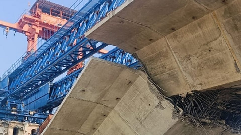 बिहारः भ्रष्टाचार की भेंट चढ़ा एक और पुल! गोपालगंज में करोड़ों की लागत से बन रहा पुल ढहा, कोई हताहत नहीं