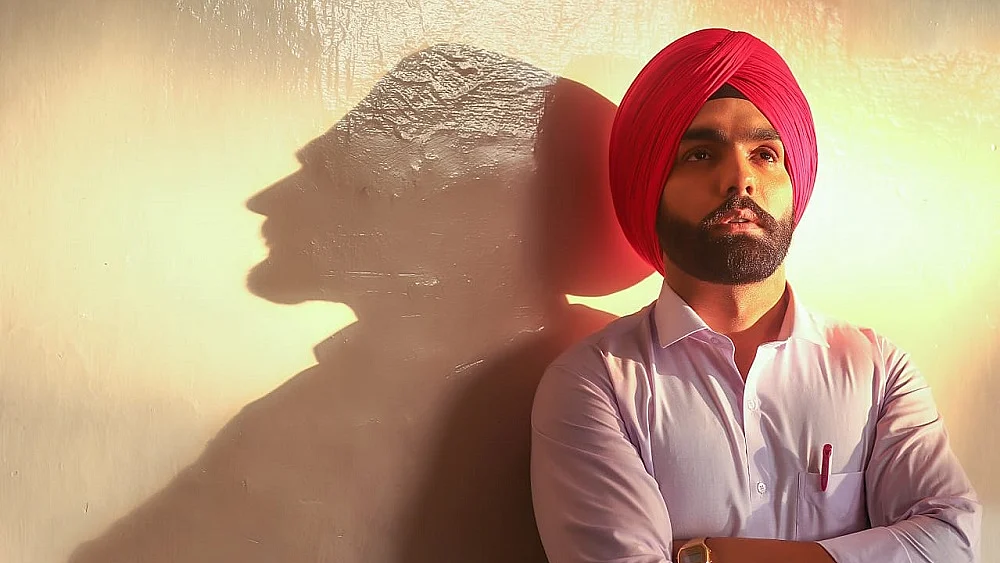 ईरान-इजरायल जंग के बीच यूएई में फंसा एमी विर्क का परिवार, सिंगर ने साझा किया डर, जताई चिंता