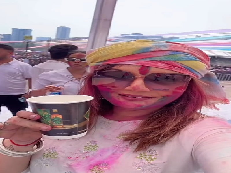 सिनेजीवन: दुबई में मिसाइल हमलों के बीच फंसीं ईशा गुप्ता सुरक्षित लौटीं और बलिया पर फिल्म बनाएंगे सिद्धांत चतुर्वेदी