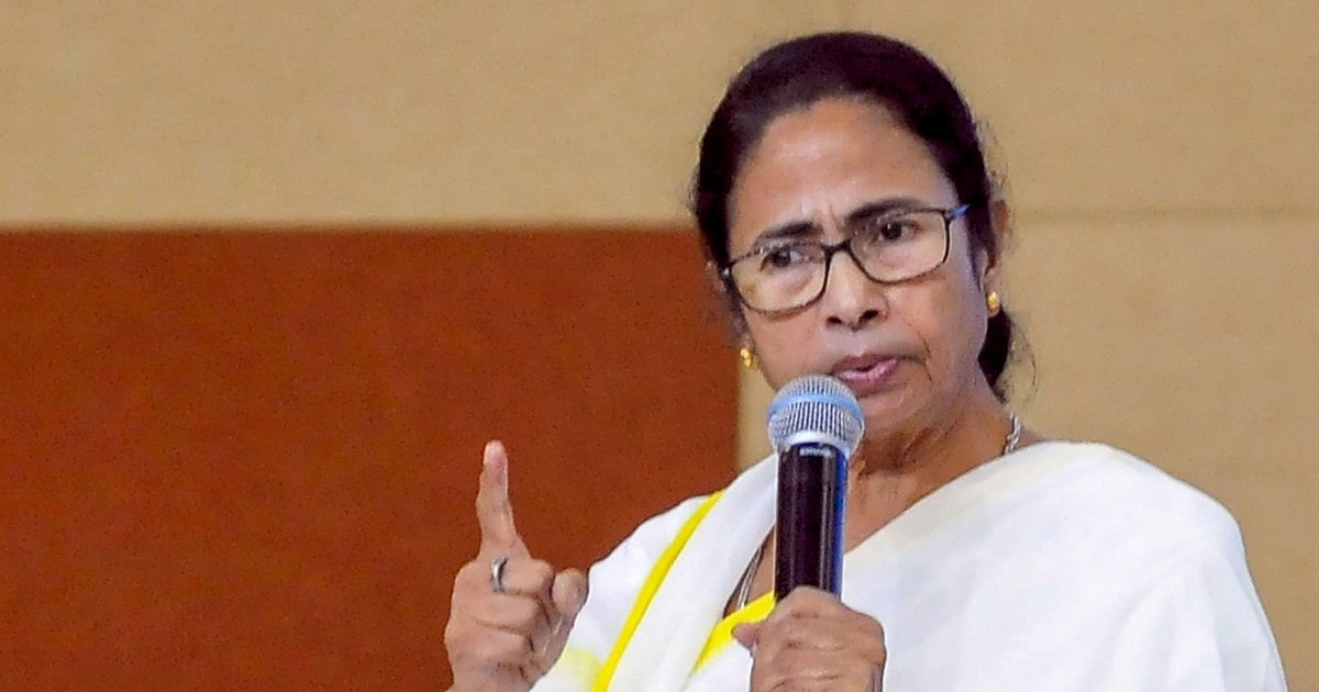 बंगाल चुनाव: TMC ने EC से उत्तरपारा से BJP उम्मीदवार के खिलाफ की शिकायत, मतदाताओं को रिश्वत देने का आरोप