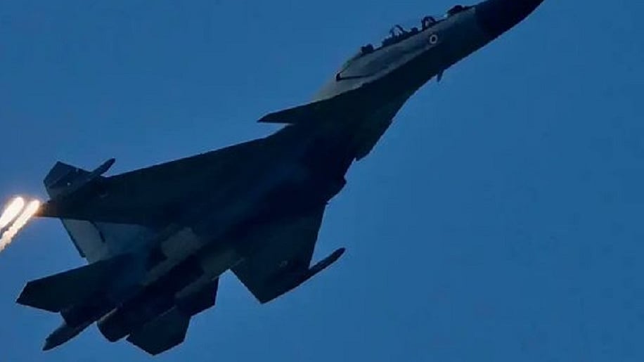 असम से उड़ा वायु सेना का सुखोई-30 लड़ाकू विमान हुआ लापता, अचानक रडार से हुआ गायब, खोज अभियान शुरू