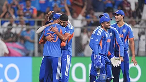 T20 World Cup: भारत ने इंग्लैंड को 7 रनों से हराया, फाइनल में न्यूजीलैंड से होगी टक्कर