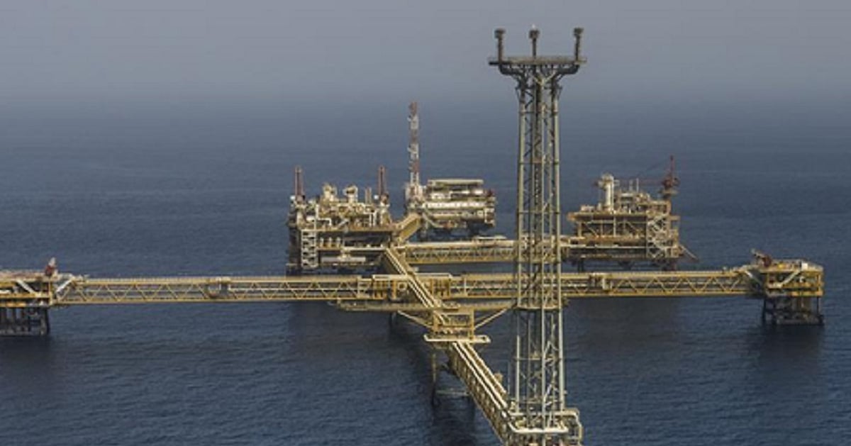 स्ट्रेट ऑफ होर्मुज पर तनाव बरकरार, कच्चा तेल 100 डॉलर प्रति बैरल के करीब