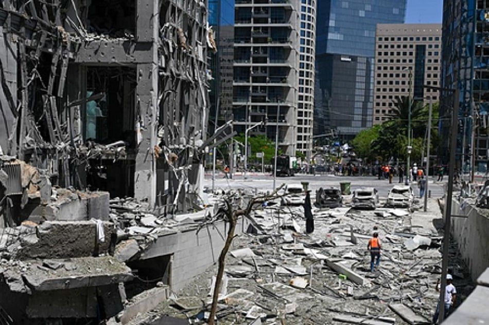 कतर में फंसे भारतीयों के लिए दूतावास ने जारी की एडवाइजरी, जरूरी होने पर ही बाहर निकलने की दी सलाह