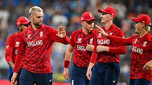 वेस्टइंडीज, अफ्रीका और इंग्लैंड के खिलाड़ी चार्टर फ्लाइट से लौटेंगे, ईरान युद्ध के कारण भारत में फंसे हुए थे