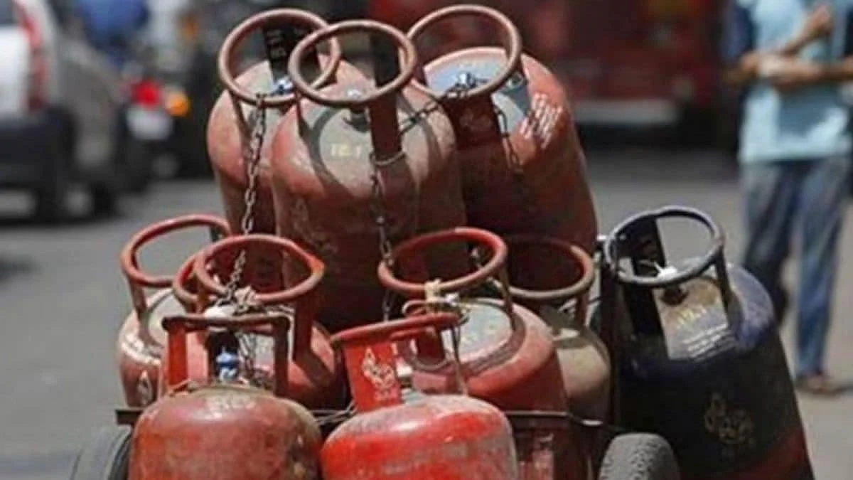 ईरान-इजरायल जंग के कारण भारत में LPG की दिक्कत, पुणे के 18 श्मशानों में गैस से होने वाले अंतिम संस्कार पर रोक