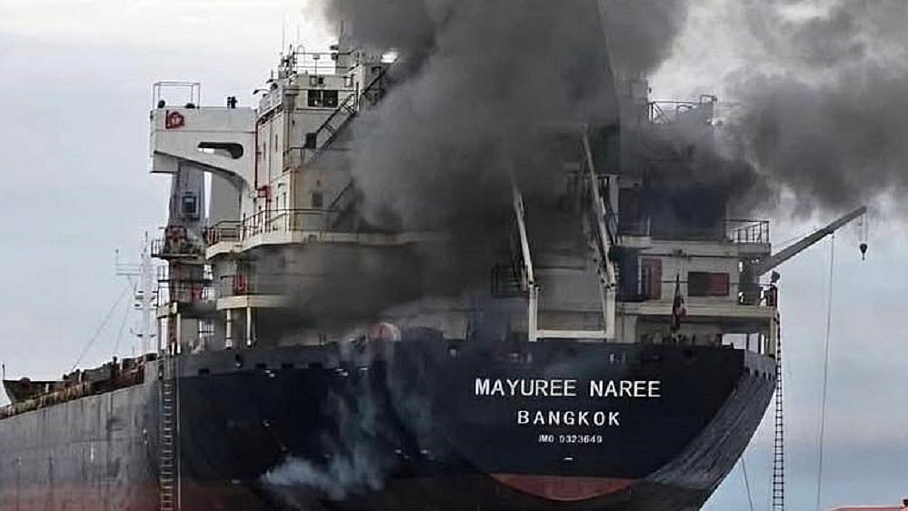 भारत आ रहे थाईलैंड के कार्गो जहाज पर होर्मुज स्ट्रेट में हमला, 23 क्रू सदस्यों को बचाया गया
