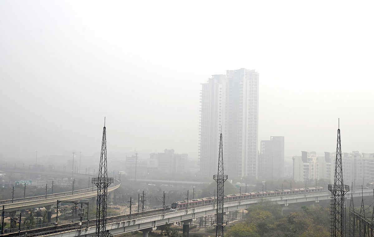 दिल्ली-एनसीआर मौसम से बेहाल: सुबह धुंध, दिन में तपिश और हर तरफ हवा 'जहरीली'
