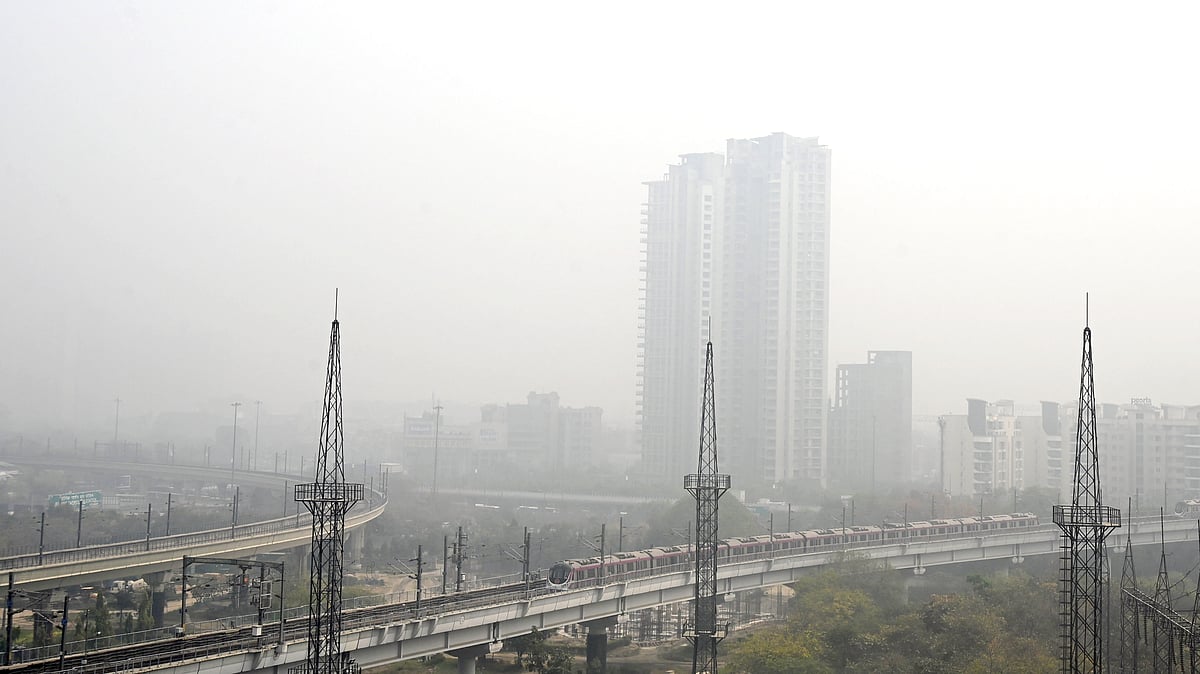 दिल्ली-एनसीआर मौसम से बेहाल: सुबह धुंध, दिन में तपिश और हर तरफ हवा 'जहरीली'
