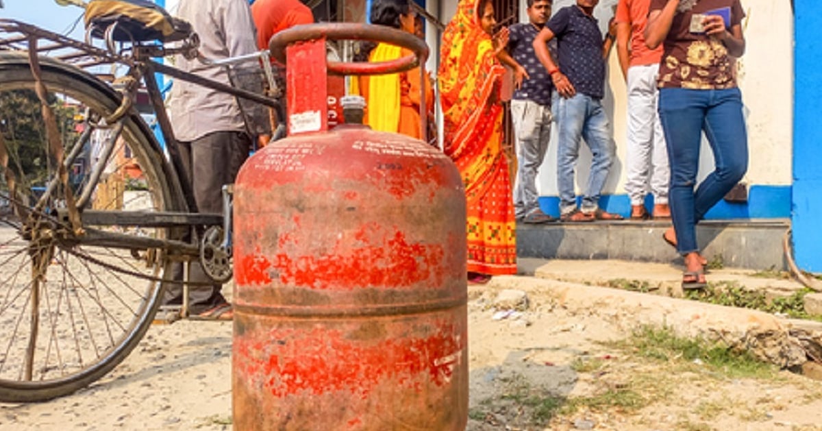 'मोदी सरकार को सिर्फ हवा में बात करने की आदत', LPG के दाम बढ़ने पर विपक्ष ने केंद्र को घेरा