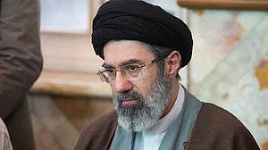 अमेरिकी बेस पर हमले जारी रहेंगे, होर्मुज स्टेट बंद रहेगा, हर मौत का पूरा बदला लेगा ईरानः मोजतबा खामेनेई