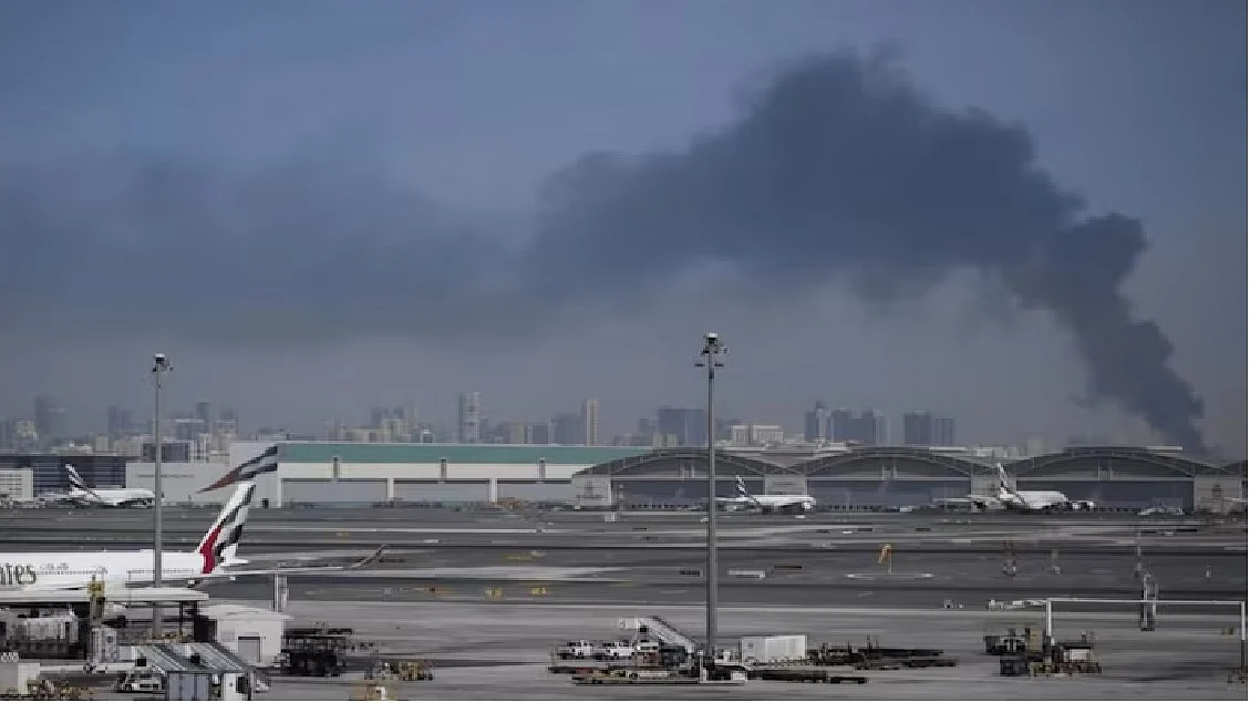 दुबई एयरपोर्ट के पास ईरान ने किया ड्रोन हमला।