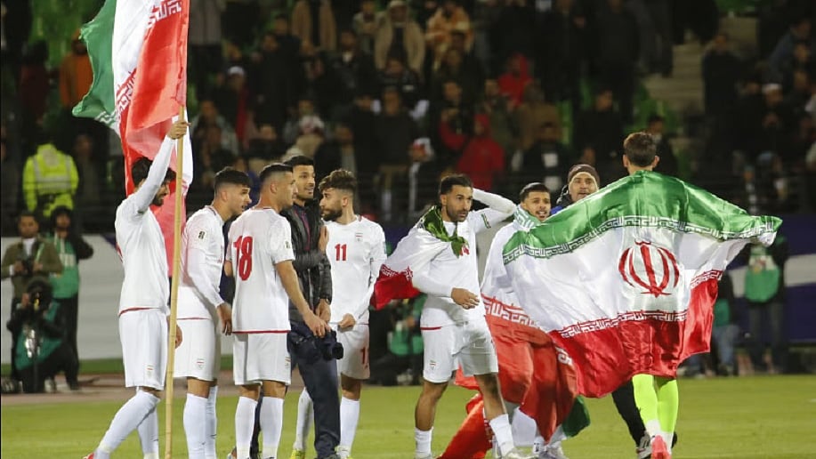 ईरान की टीम फीफा विश्व कप में खेलेगी और बांग्लादेश से हार के बाद पाकिस्तान ने अंपायरिंग पर उठाए सवाल