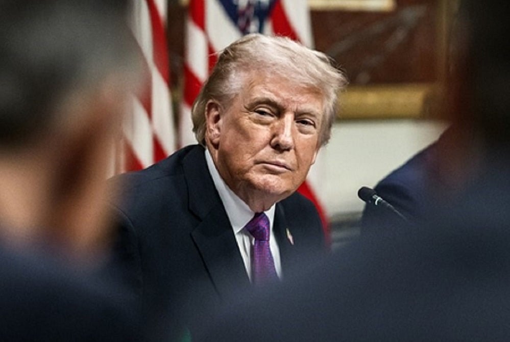 ट्रंप का दावा- तेहरान से वार्ता जारी, 5 दिन तक पॉवर प्लांट पर नहीं करेंगे हमला, ईरान बोला- डर से पीछे हटा अमेरिका