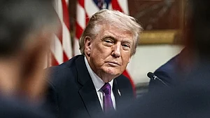 ट्रंप का दावा- तेहरान से वार्ता जारी, 5 दिन तक पॉवर प्लांट पर नहीं करेंगे हमला, ईरान बोला- डर से पीछे हटा अमेरिका