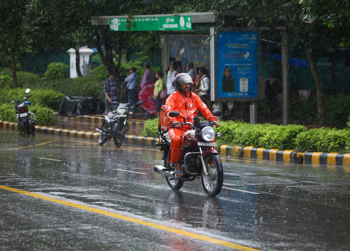 अब खाना ऑर्डर करने पर देने होंगे ज्यादा पैसे, जोमैटो के बाद स्विगी ने बढ़ाई प्लेटफॉर्म फीस