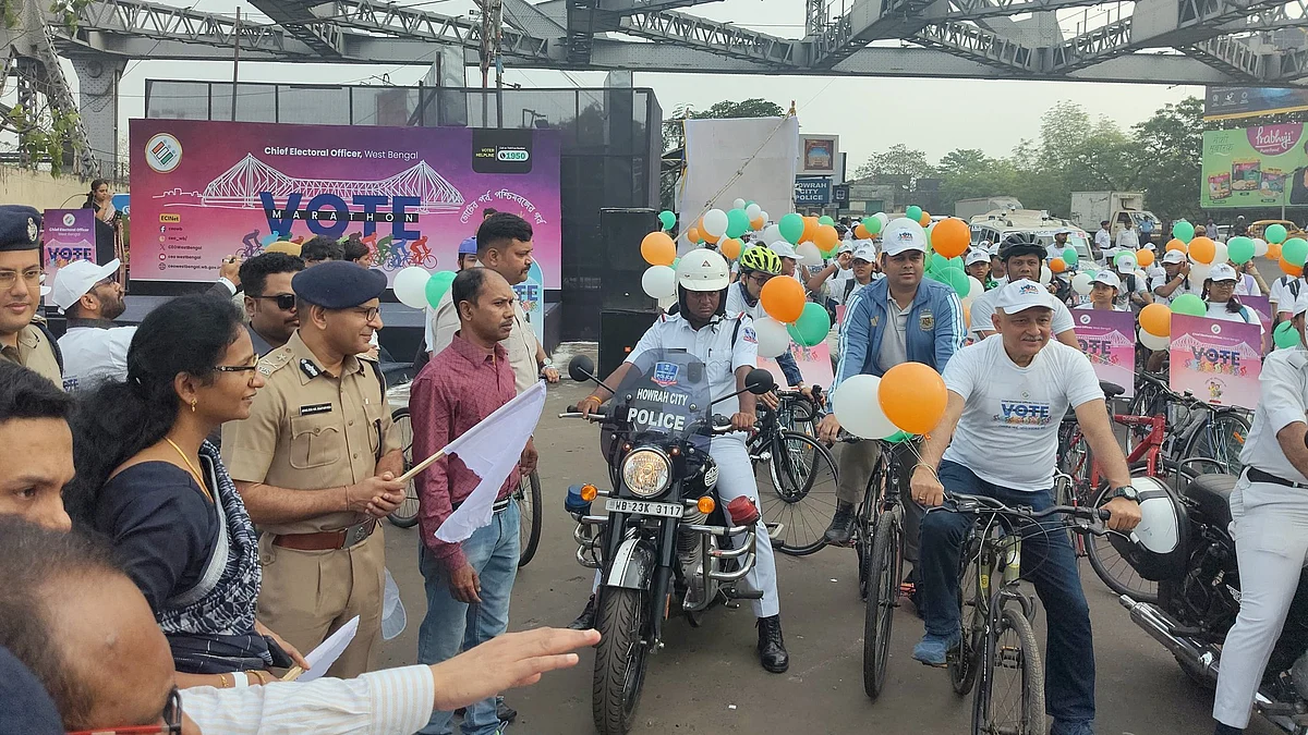 ईसीआई ने साइकिल रैली से किया मतदाताओं को जागरुक