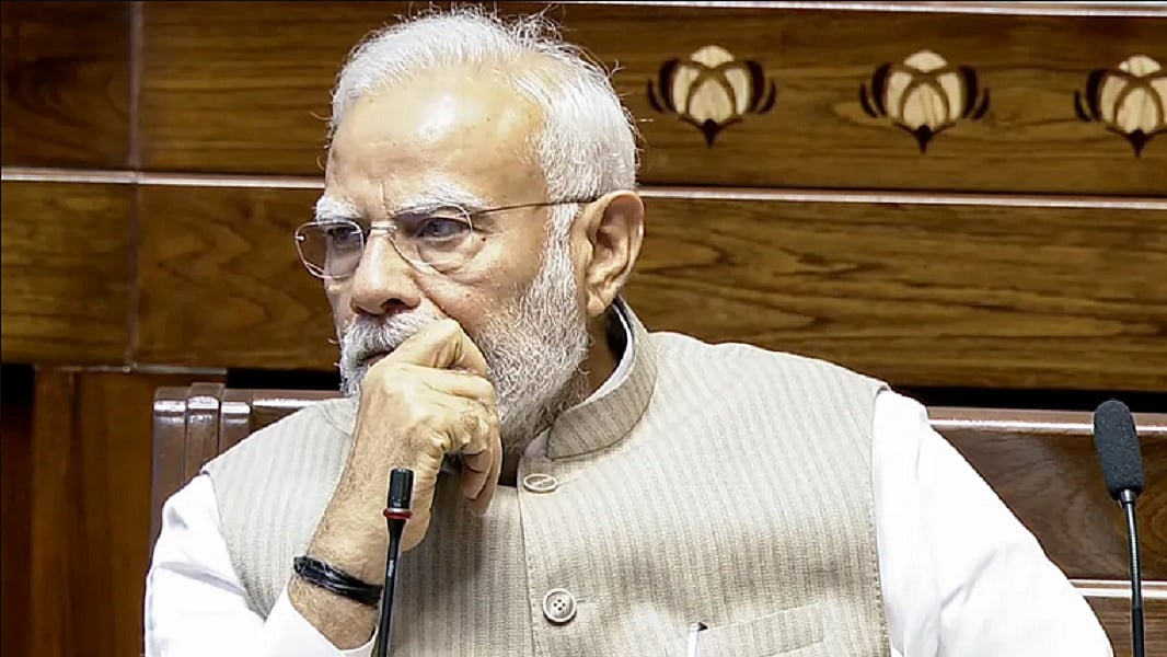 विष्णु नागर का व्यंग्यः चाहे एपस्टीन खोल‌ लो या कोई और फाइल, उनका चाल, चरित्र और चेहरा साबुत रहेगा!