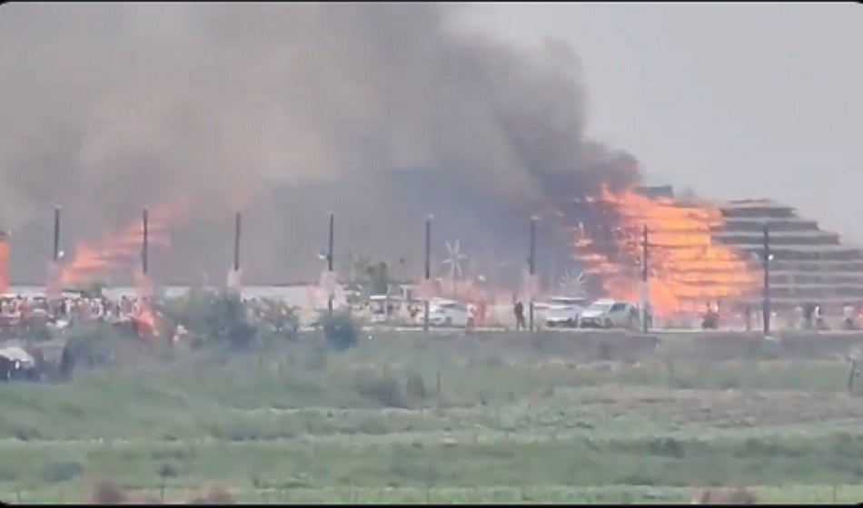 अयोध्या के राजघाट में हो रहे महायज्ञ में लगी भीषण आग, मची अफरा-तफरी, अखिलेश ने प्रशासन पर उठाए सवाल