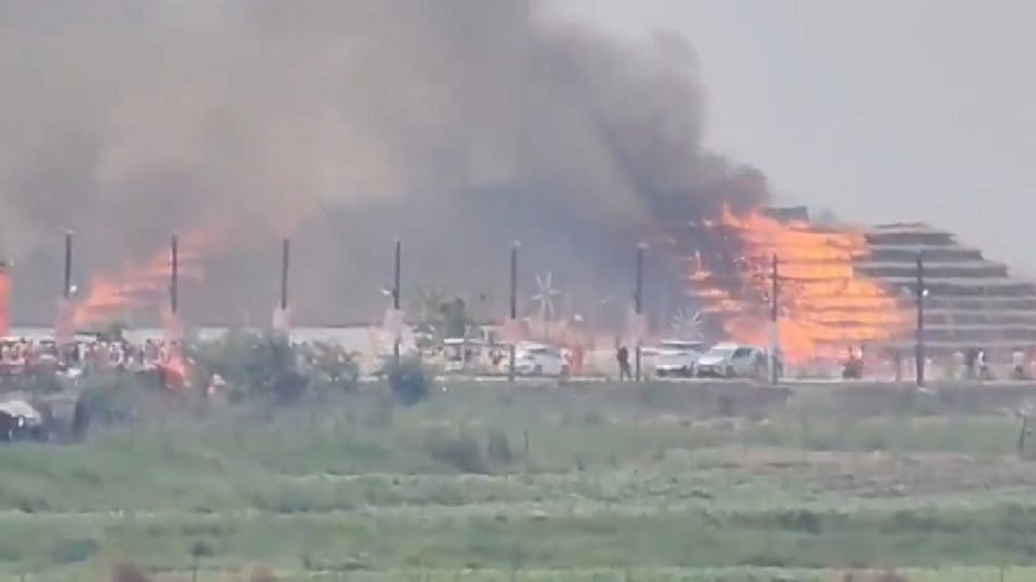 अयोध्या के राजघाट में हो रहे महायज्ञ में लगी भीषण आग, मची अफरा-तफरी, अखिलेश ने प्रशासन पर उठाए सवाल