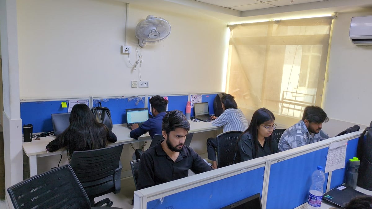 हम हैं कामयाब-6: आशिक की मेहनत रंग लाई, आर्थिक समस्या में फंसे लोगों का मार्गदर्शक बना ‘एआई फाइनेंशियल सर्विसेज’